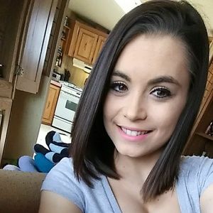 Meet your Posher, Deanella